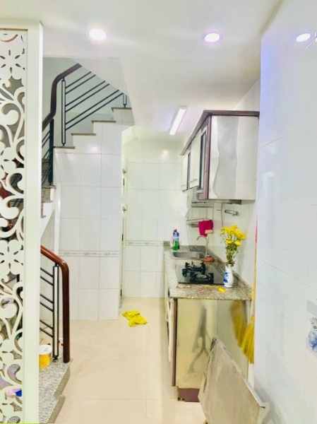 Bán nhà 3 tầng hẻm 4m thông tại Đường 3/2, Phường 12, Quận 11, Hồ Chí Minh